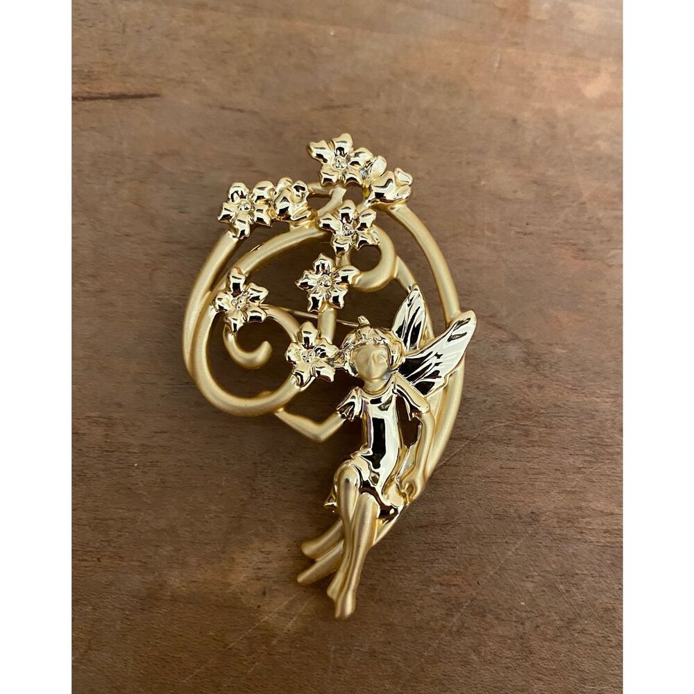 Danecraft Goldtone Fantasy Floral Fairy Brooch Pin Signed 2 Inch vintage jewelry